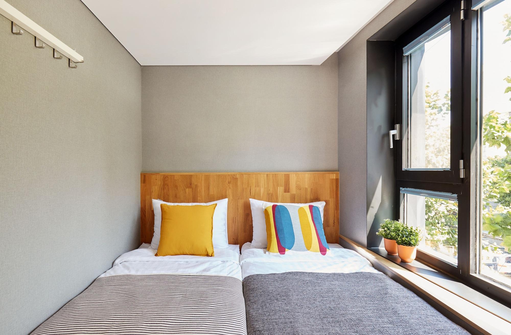 Hostel Cleo Seoul Hongdae Exterior photo