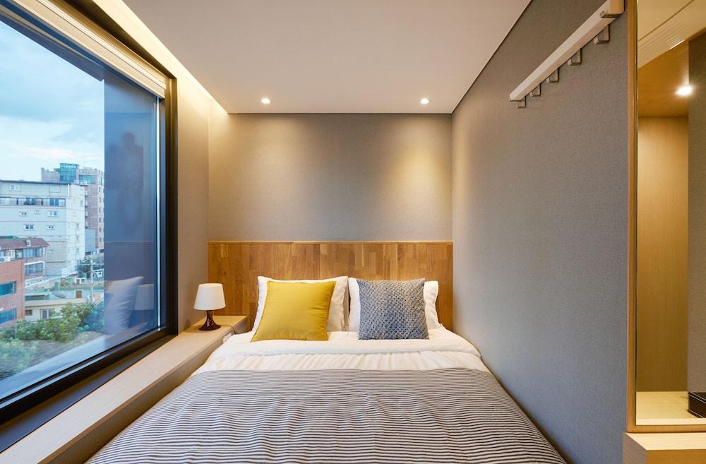 Hostel Cleo Seoul Hongdae Exterior photo