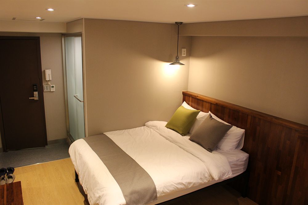Hostel Cleo Seoul Hongdae Exterior photo